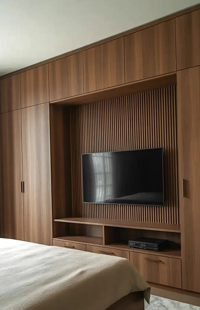 Placard chambre en bois chaud