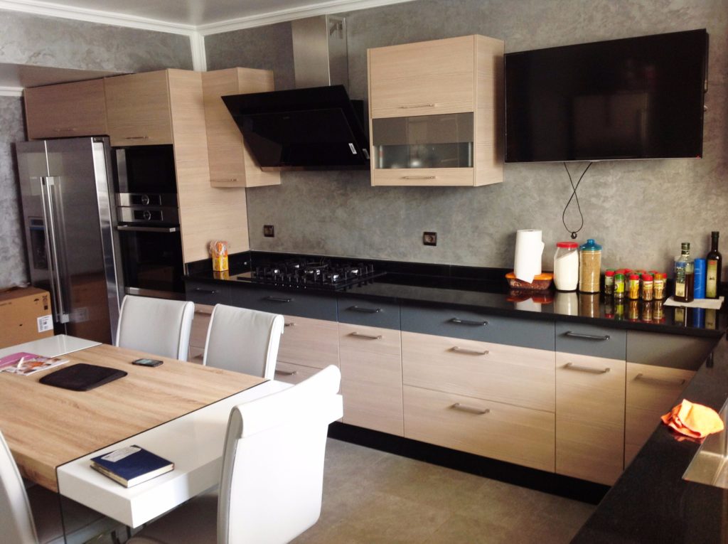 Projet BENCHAARA — Cuisine contemporaine en L